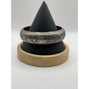 Antique Style Floral Silver Etched Bangle Bracelet